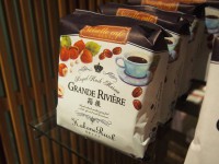 「季節限定の箱根ラスクを販売しております」（Noisette Cafe of GRANDE RIVIERE