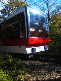 「今日も快晴です」（Hakone Tozan Cablecar）