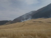 「ススキ草原の山焼き」（Burning the Pampas Grass Field in Sengokubara）