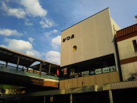 「箱根湯本駅前商店街」（Hakone-yumoto Station, The Entrance of Hakone）