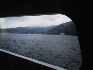 「芦ノ湖遊覧船」（Catamaran Boats in Lake Ashi）