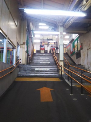 「早雲山駅から強羅花扇の玄関口へ降りるエレベーターのご案内」（The Elevator from Sounzan St. to Gora hanaougi）